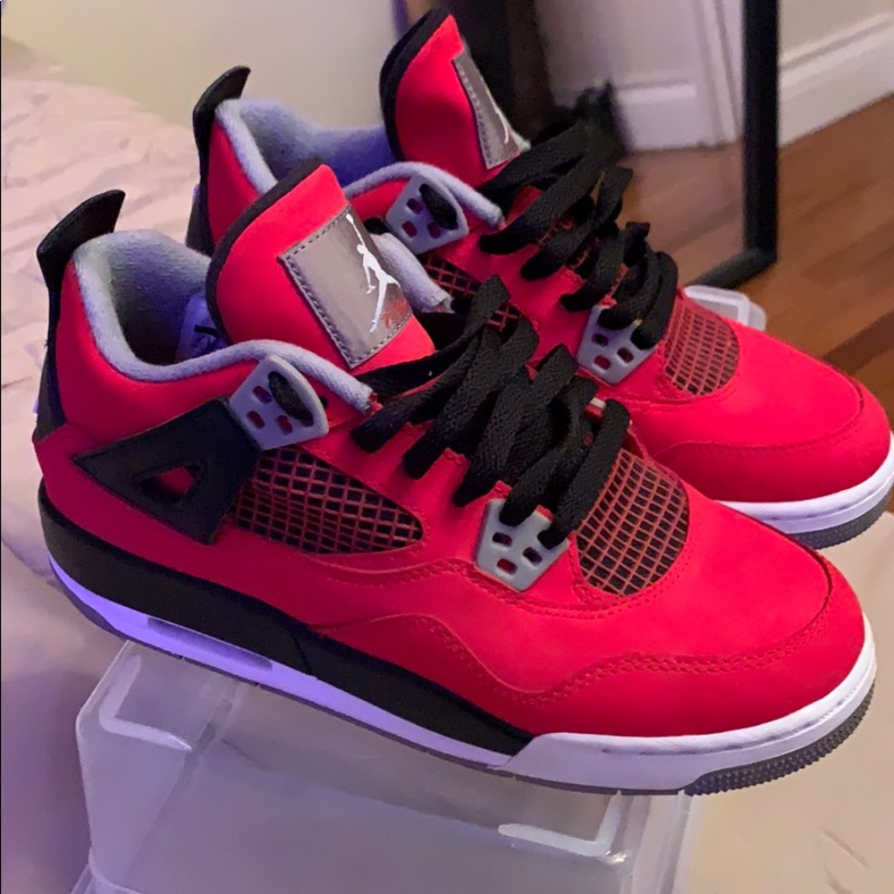 Air Jordan 4